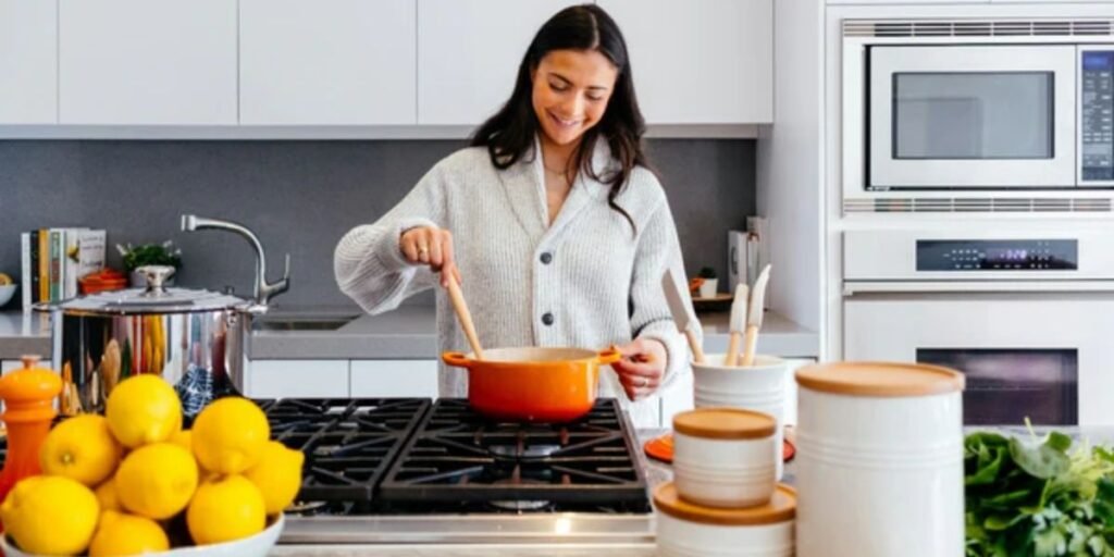 Smart Kitchen Techniques Every Home Cook Should Master